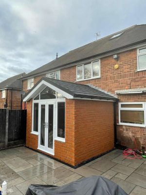 Apex SipKit Extension with double locking doors and double glazed windows.